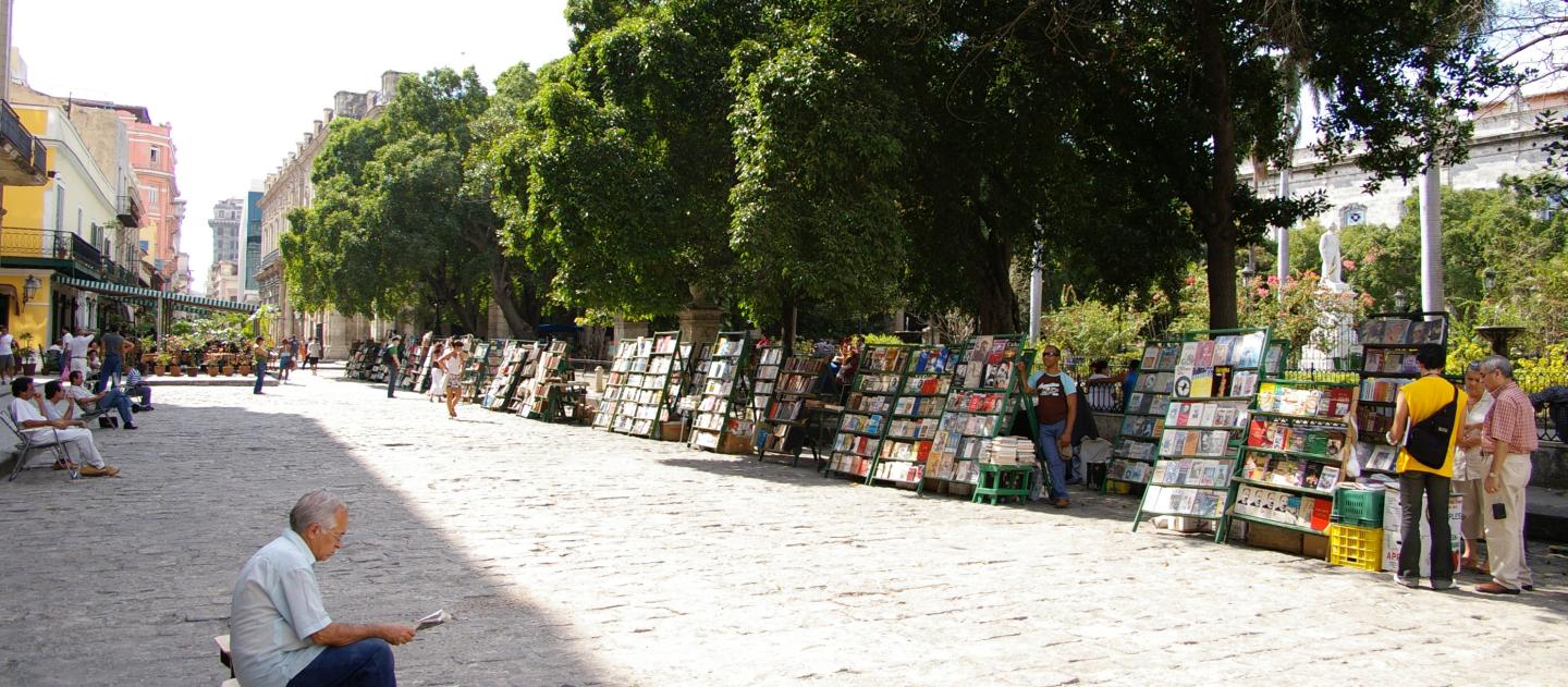 Uma feira do livro na Havana Velha, Cuba