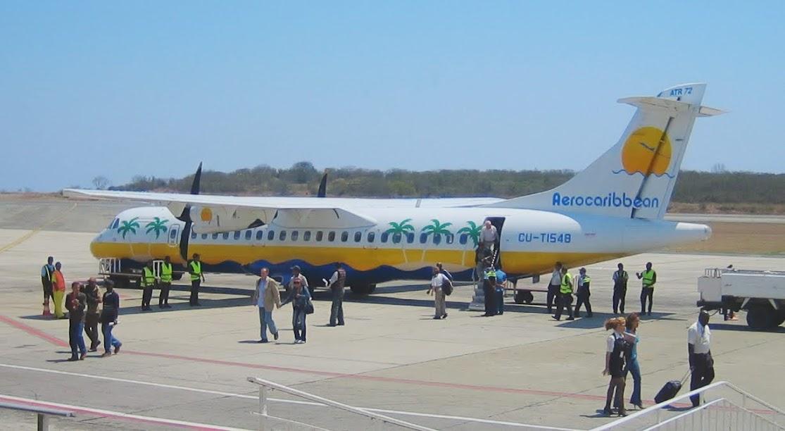Um avião da Aerocaribbean - uma linha aérea que fazia voos domésticos em Cuba