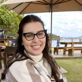 Julia - Sales & Reservations Consultant