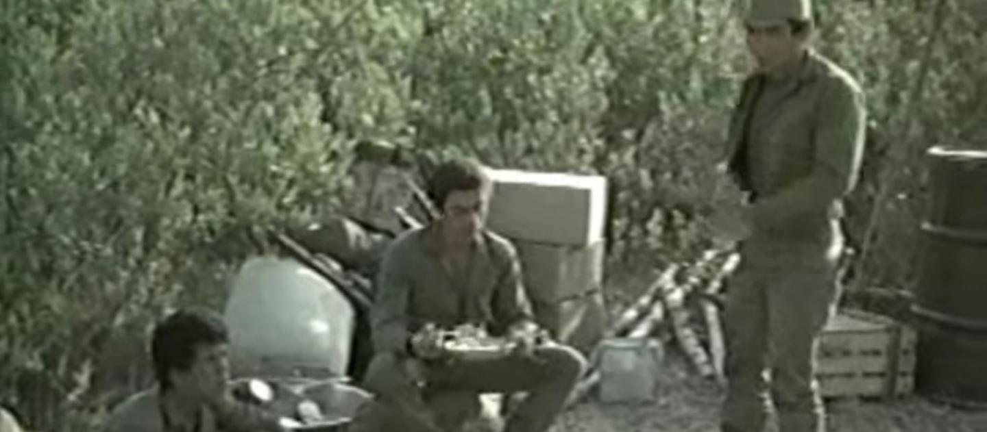 a scene of soldiers from the movie Guardafronteras