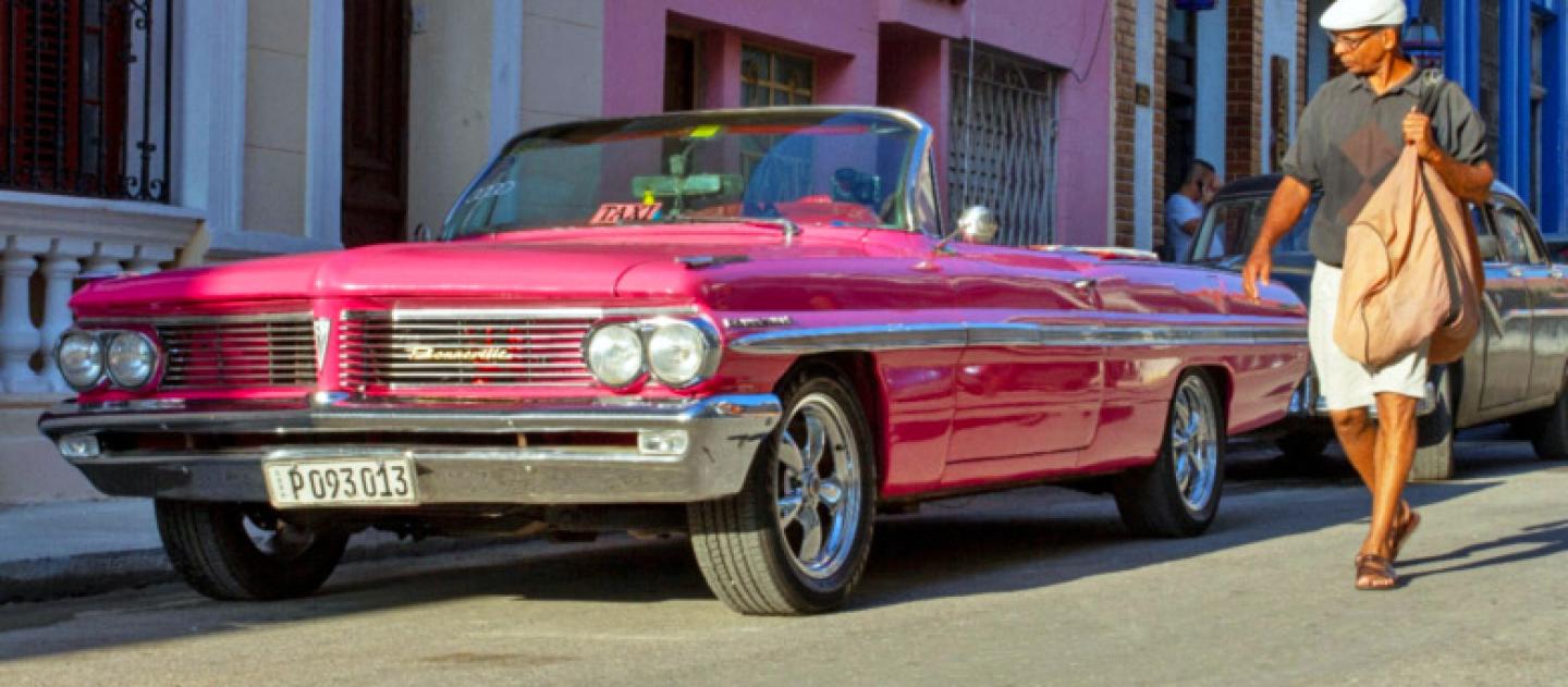 The only Pontiac Bonneville '62 still running in Cuba.